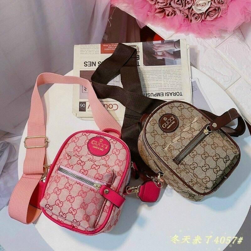 Túi Nữ GC Đeo Chéo Dáng Balo Mini Dây Bản To