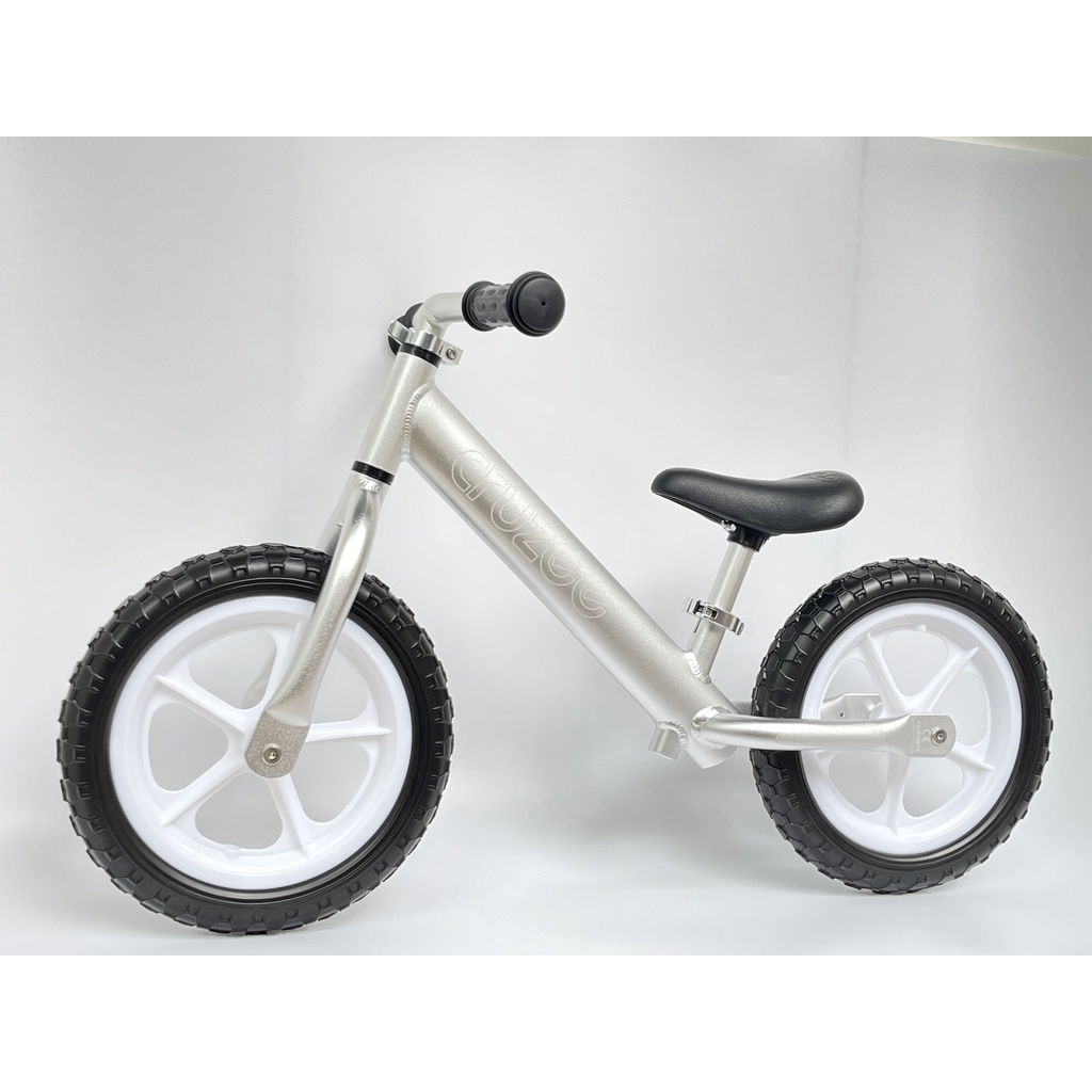 Xe Thăng Bằng Trẻ Em Cruzee 2022 siêu nhẹ 1.9kg