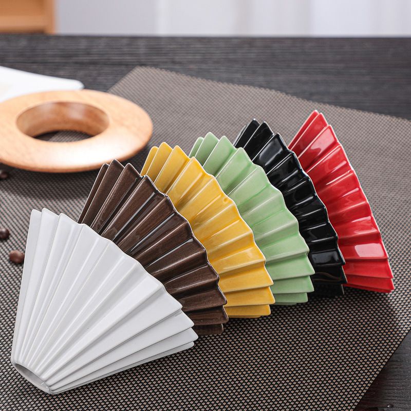 Phễu V60 bằng sứ mẫu zic-zắc kèm đế gỗ dùng pha Pour over