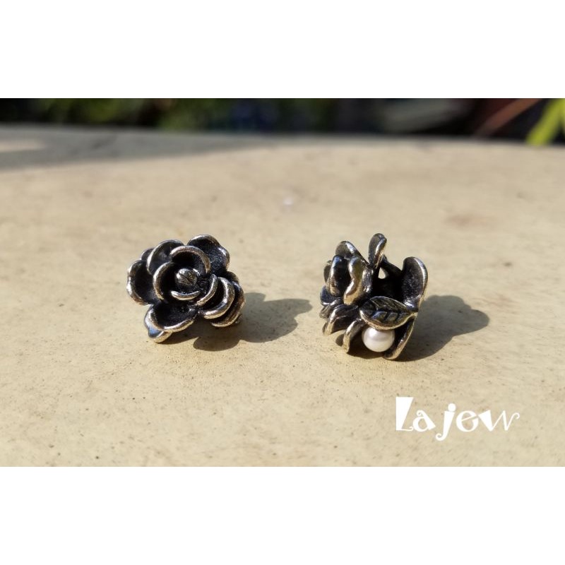 Charm hoa bạc 925 xỏ vòng Troll