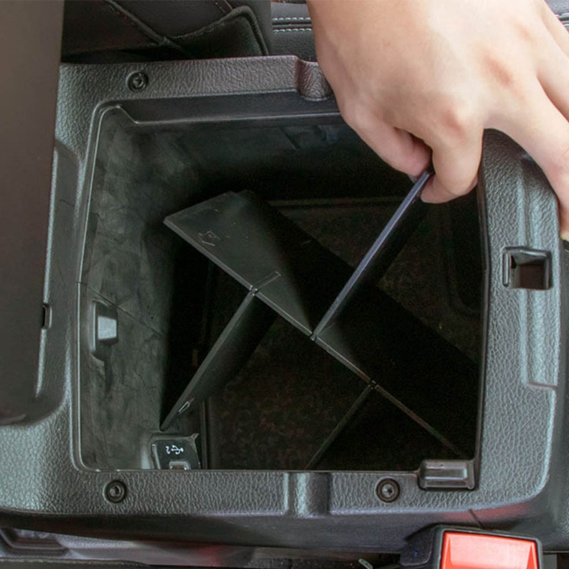 Khay Đựng Vật Dụng Bệ Tì Tay Cho Xe Jeep