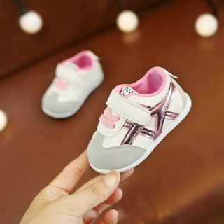 Giày tập đi cho bé yêu yêu