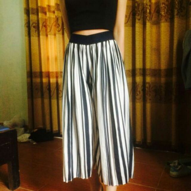 Quần ống rộng hong kong