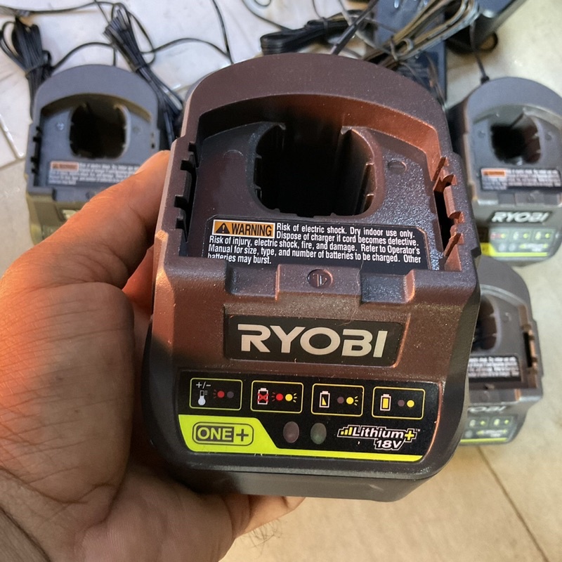 Sạc Ryobi 18V điện 120V hàng Mỹ 🇺🇸