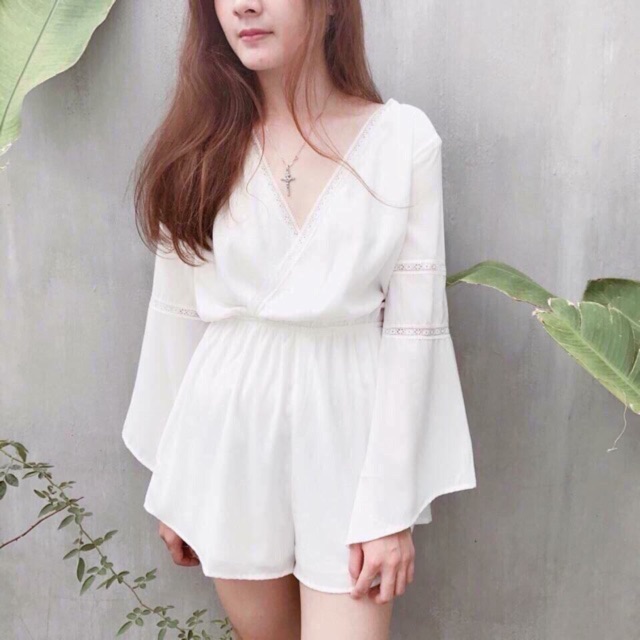 Jum xô trắng viền ren, Vừa kín đáo mà lại quá ư sang trọng cổ điển là đây,đ.bảo chất lượng xuất sắc.