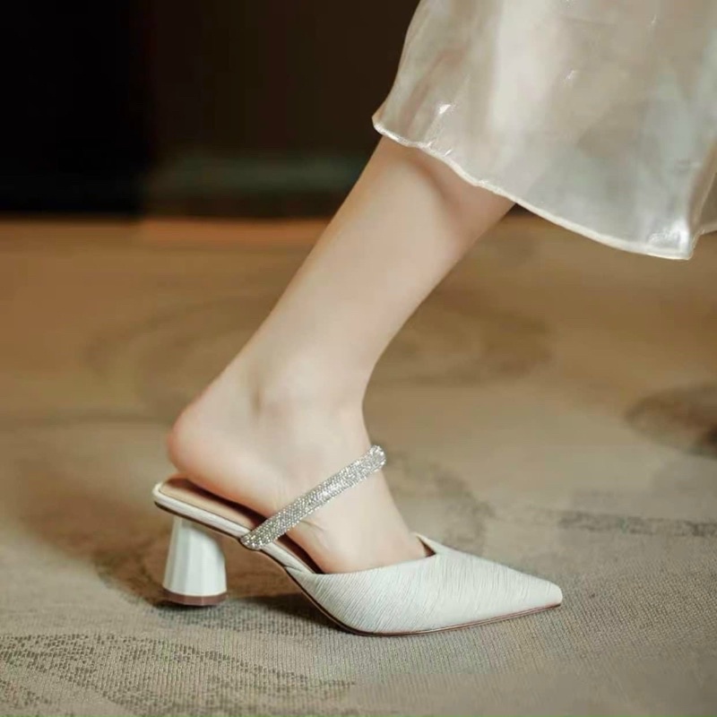 Guốc sục lụa gót trụ 5p mũi nhọn phối quai đá to đẹp hàng vnxk loại 1
