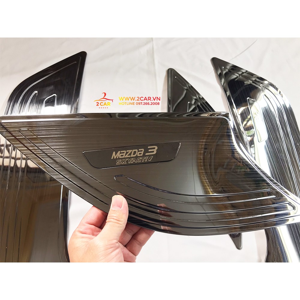 Ốp Tapli và màng loa Cánh Cửa xe Mazda 3 2016-2019 TiTan Cao Cấp