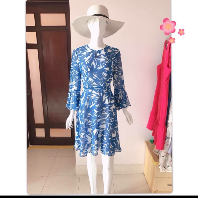 Đầm 2 lớp chất vải thun co dãn diện đi tiệc cực sang form siêu đẹp ạ. FORM MIDI DÀI QUA GÓI Shop có 1 chiếc màu đỏ đô s
