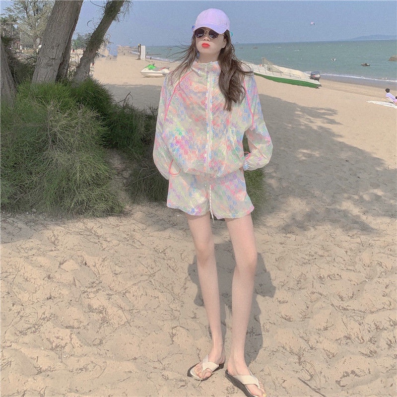 Bộ Áo Khoác Chống Nắng Phối Quần Short Ống Rộng Lưng Thun Thời Trang Mùa Hè 2022 Mới