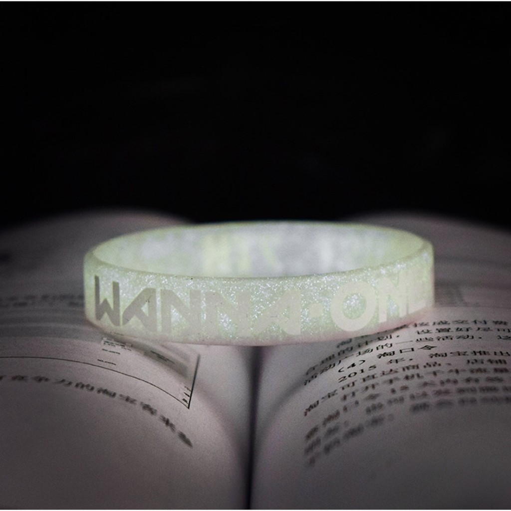 Vòng Tay Silicon BTS cực Đẹp Dễ Thương (màu ngẫu nhiên) | BigBuy360 - bigbuy360.vn