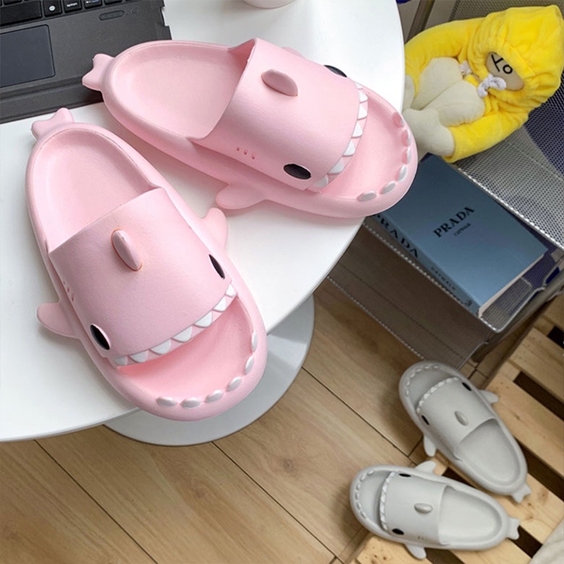 Đôi dép đi trong nhà đế mềm thiết kế hình cá mập hoạt hình phong cách Hàn Quốc cho bé（Kid shose !!!!）
