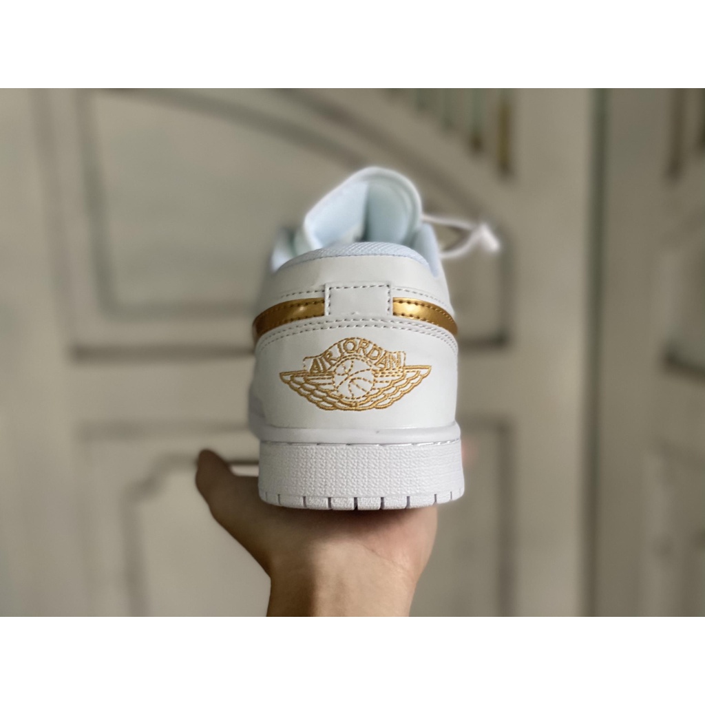 Giày Sneaker Jordan 1 Low Cổ Thấp Trắng Vệt Vàng White Metallic Gold Cao Cấp Da Nhăn Fullbox Kèm Phụ Kiện | BigBuy360 - bigbuy360.vn
