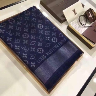 Khăn Lv nhũ tím than