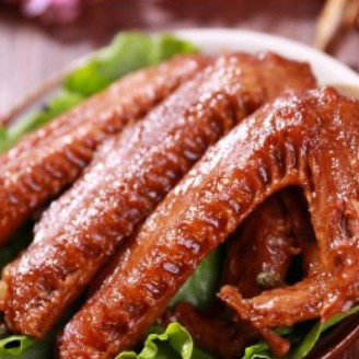 Cánh vịt cay loại ngon Linjiuding 2 vị, cánh vịt khô cay thơm ngon 20g | BigBuy360 - bigbuy360.vn