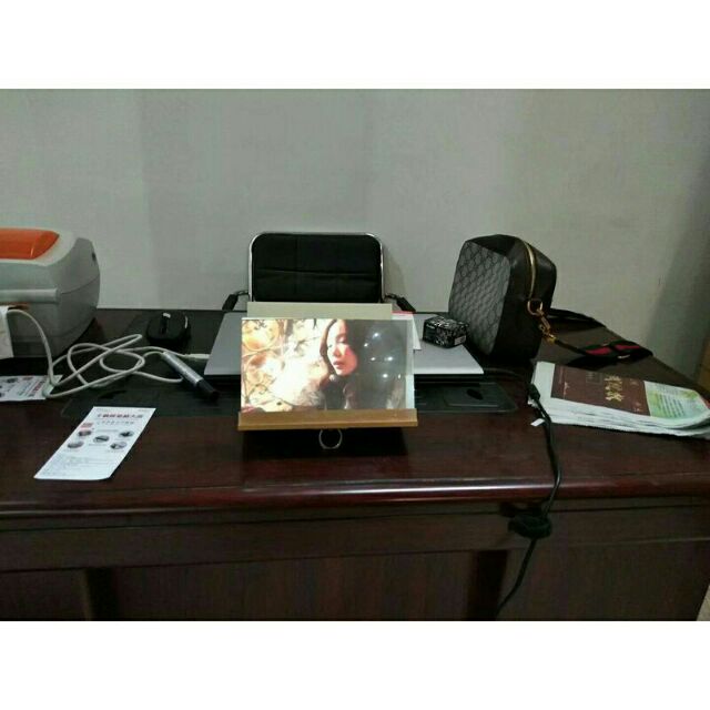 Kính phóng to màn hình 3d