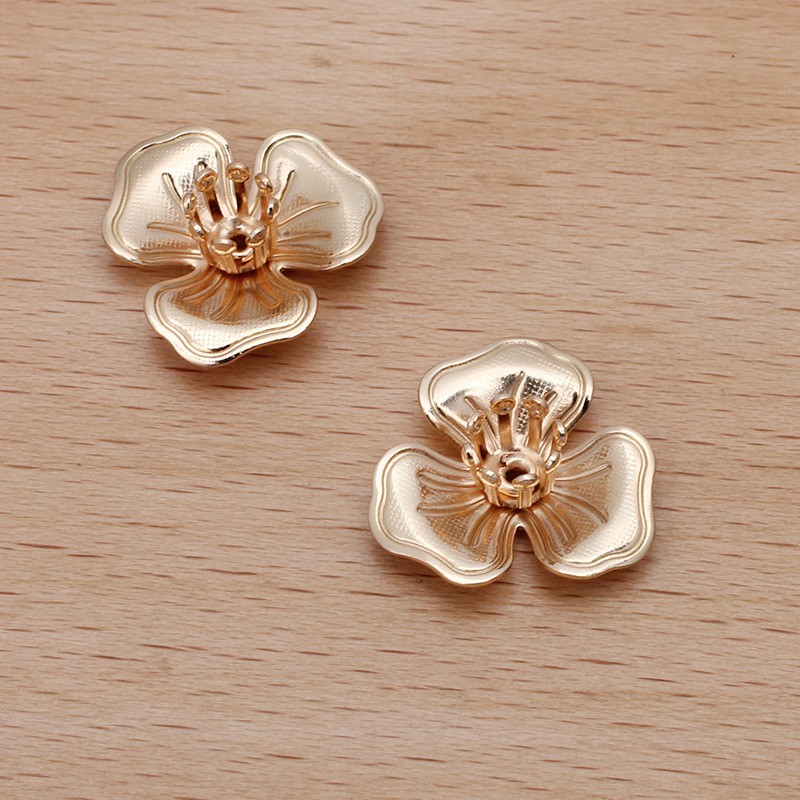 1 phiến hoa 3 cánh kèm nhụy 16mm nguyên liệu làm trâm làm trang sức cổ trang