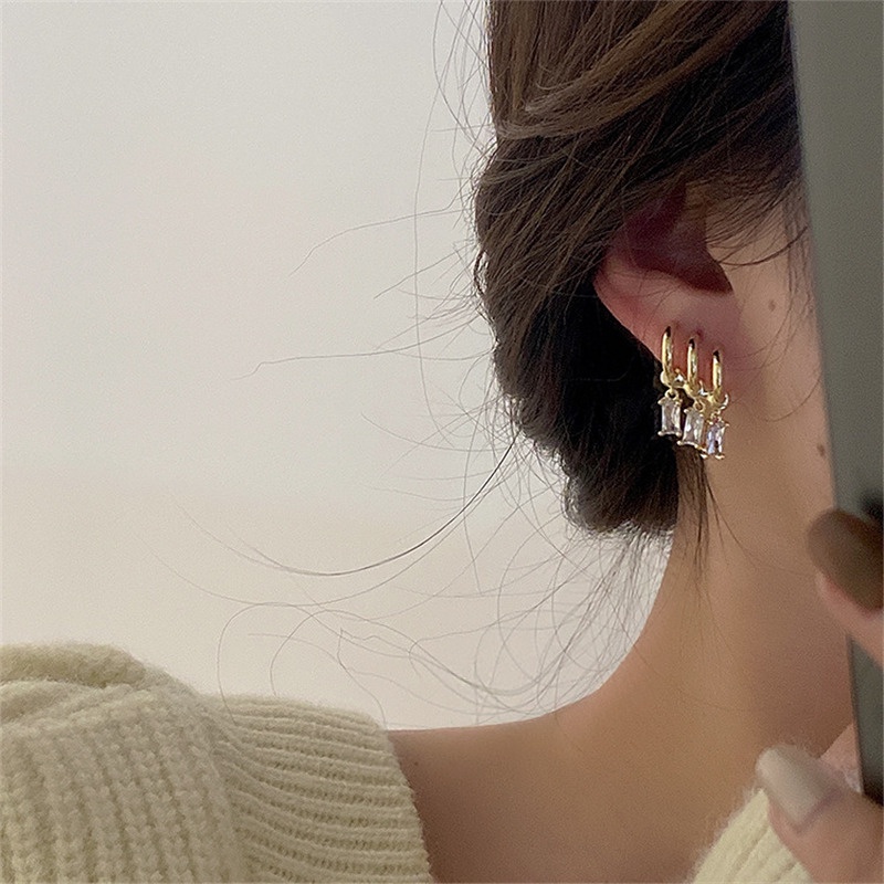 Hoa Tai Dáng Dài Đính Đá Phối Tua Rua Sang Trọng Cho Nữ