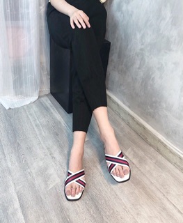 Dép lê quai chéo nữ