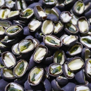 Hạt sen khô đen chẻ đôi , 500gr