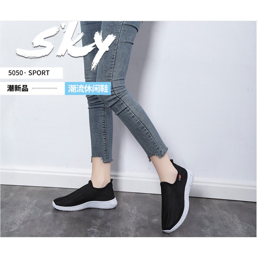 Giày Thể Thao Trơn 2 Màu Đen-Trằng Dành Cho Nữ DE490