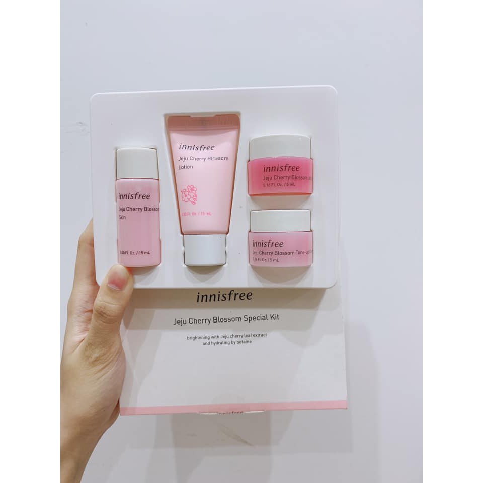 Bộ dưỡng da trà xanh, hoa anh đào Innisfree Jeju Cherry Blossom Green Tea Balancing Special Kit