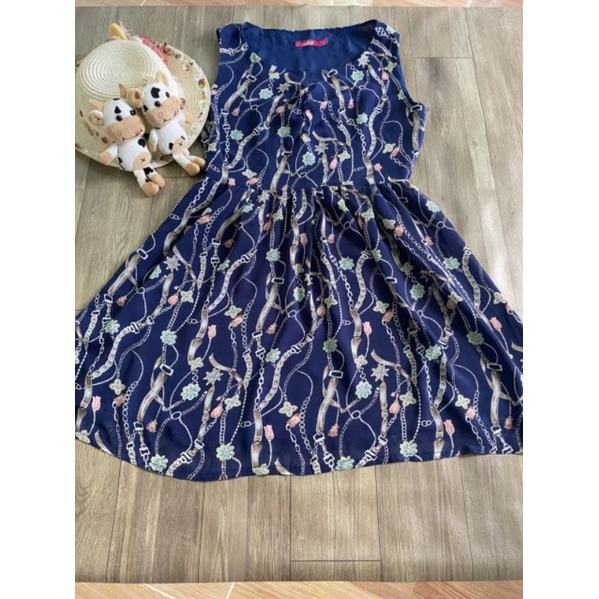Váy xanh họa tiết