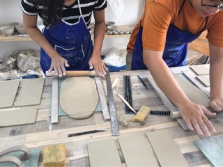 Bộ dụng cụ làm dĩa, hộp gốm