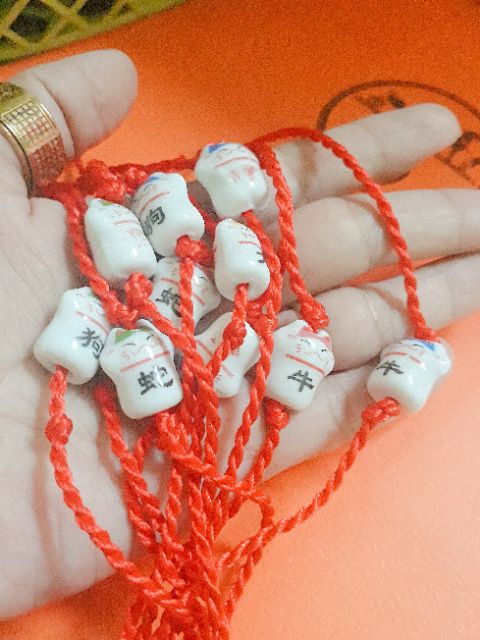 Dây  đỏ mèo đá may mắn | BigBuy360 - bigbuy360.vn