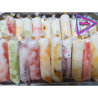 Yaourt sữa chua túi vị trái cây lên men từ sữa tươi 100%.