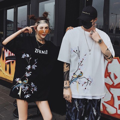 Áo đôi T-shirt tay lỡ hoạ tiết, kiểu dáng thời trang, kiểu dáng rộng rãi, mẫu mới nhất----------------------------------