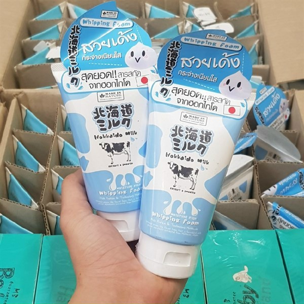 Sữa rửa mặt dưỡng ẩm, mịn da Hokkaido Milk Moisture Rich Whipping Foam 100g
