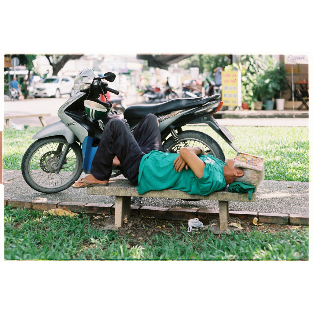 Film Kodak Gold 200 36 kiểu Indate 09/2025