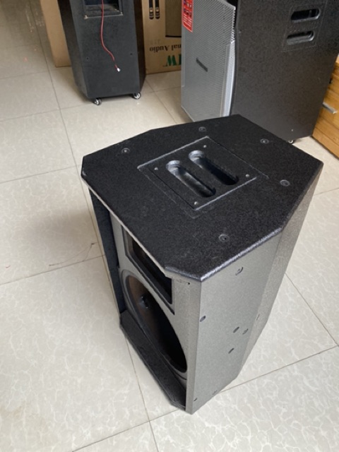 1 cái Thùng Loa 3 tất full