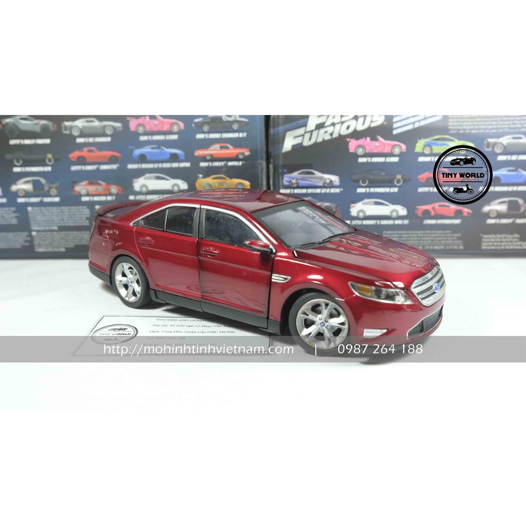 Mô hình ô tô Ford Taurus 2010  1:24 Greenlight