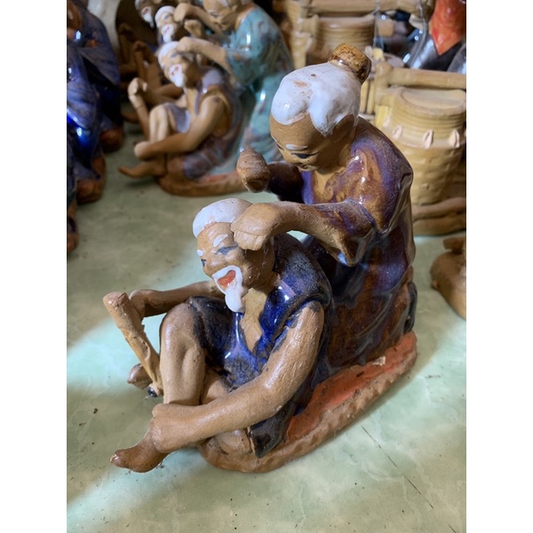 Ông bà ngồi ngoáy tai15cm