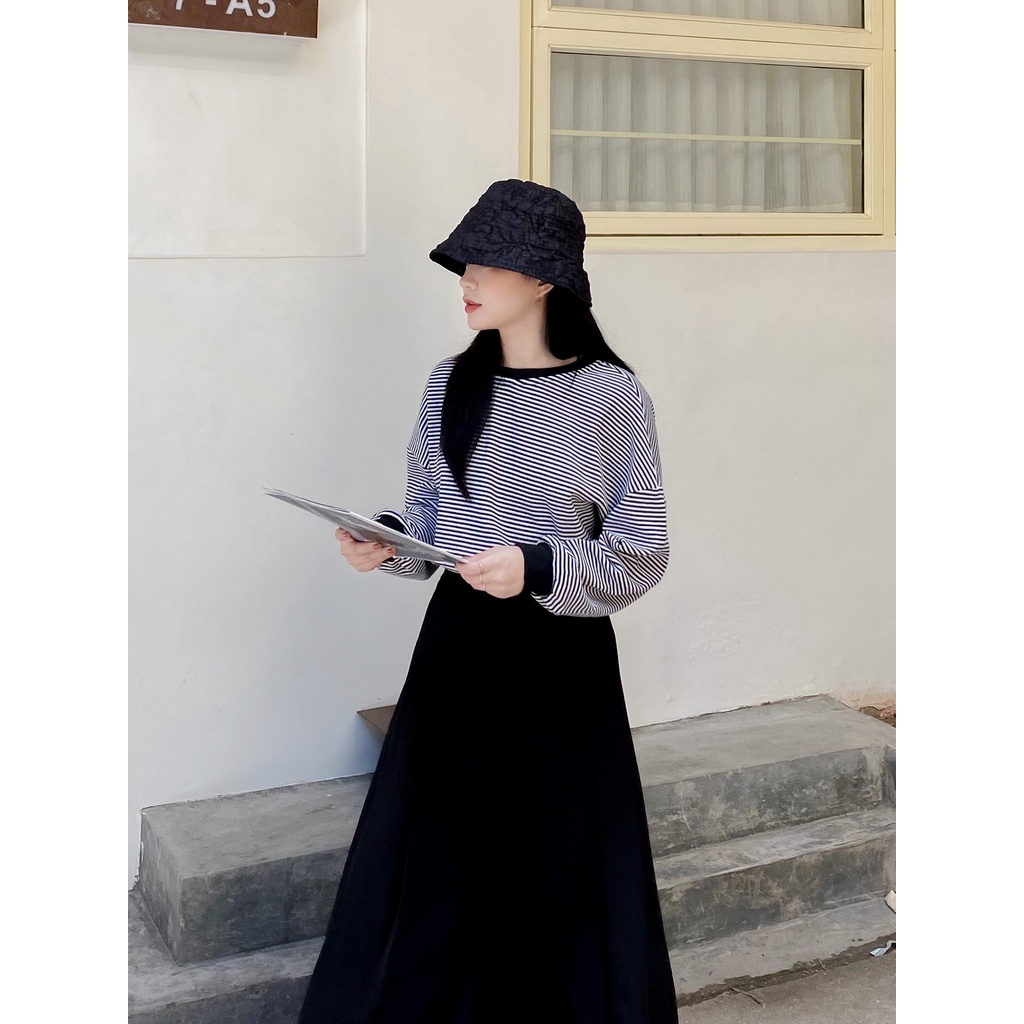 [HÀNG CÓ SẴN] Áo nỉ dài tay nữ May Boutique áo nỉ oversize kẻ ngang ABS21H_110.061 | BigBuy360 - bigbuy360.vn