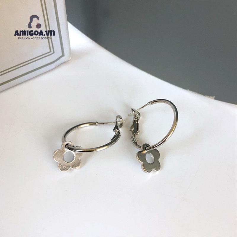 ✨✨Bông Tai Hình Tròn Thiết Kế Đục Lỗ Họa Tiết Hoa Nhỏ Xinh Xắn Thời Trang