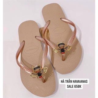 Charm ong gucci gắn dép Havaianas
