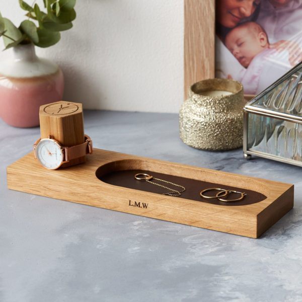 Giá để đồng hồ và khay kính