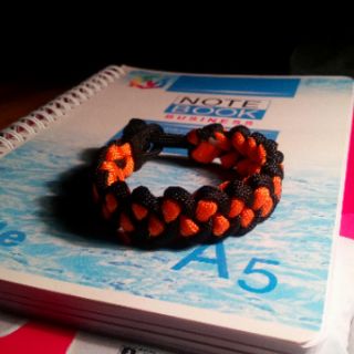 Vòng tay paracord