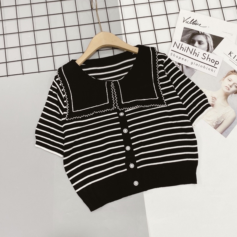 Áo len kẻ ngang cổ lá bo gấu ngắn tay đính cúc vải len mịn co giãn AL8033 - NhiNhi Shop