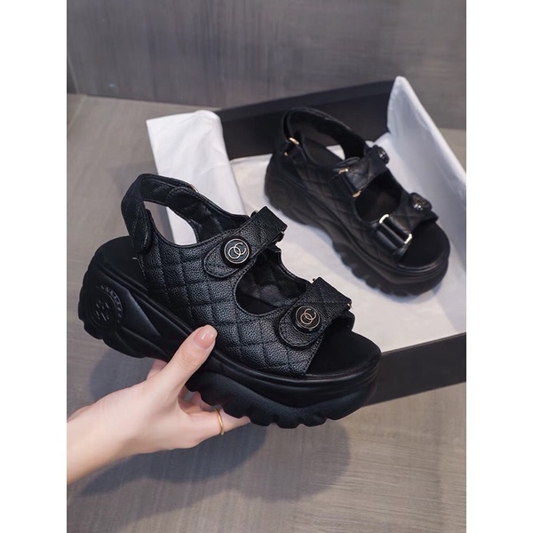 Giày sandal độn đế 7cm, giúp tăng chiều cao hiệu quả