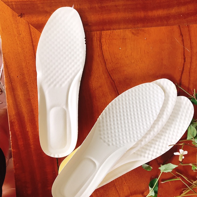 Một đôi lót giầy màu trắng cao su non siêu mềm CHOINIS