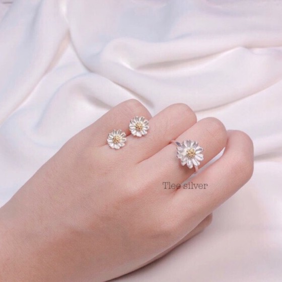 Khuyên tai bạc nữ Tlee, Bông tai hoa cúc nhiều cánh nhị xi vàng 14kara- TleeJewelry