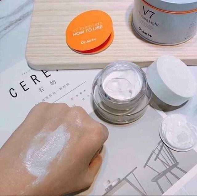 [thanh lý vỏ thiếc móp] KEM DƯỠNG TRẮNG TÁI TẠI DA V7 TONING LIGHT DR JART+
