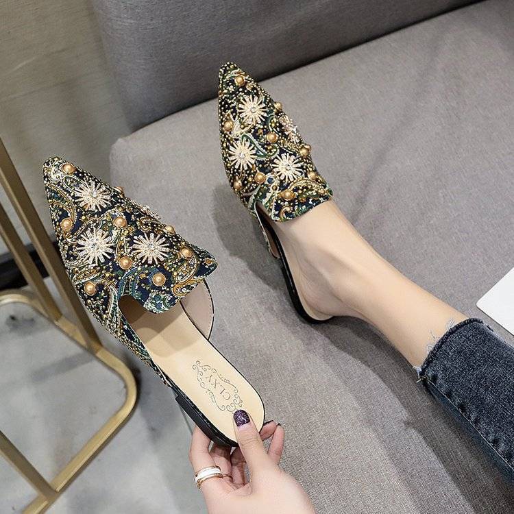 (ORDER) Giày sục nữ đính đá họa tiết sang chảnh | BigBuy360 - bigbuy360.vn