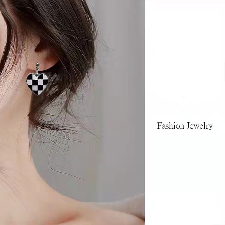 Bông tai S925 bằng hợp kim họa tiết ô vuông trắng đen thời trang cho nữ