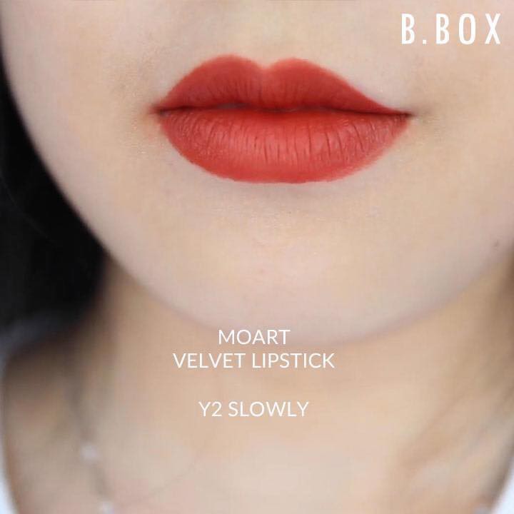 Son thỏi lì Moart Velvet Lipstick.