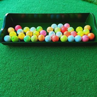 Khay nhựa đựng bóng golf