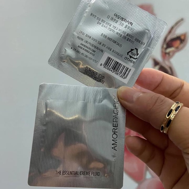 Kem Amore Pacific trắng da gói 1ml